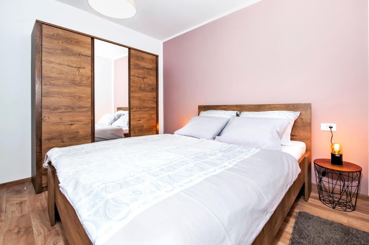 Apartment Miral Ровиньско село Экстерьер фото