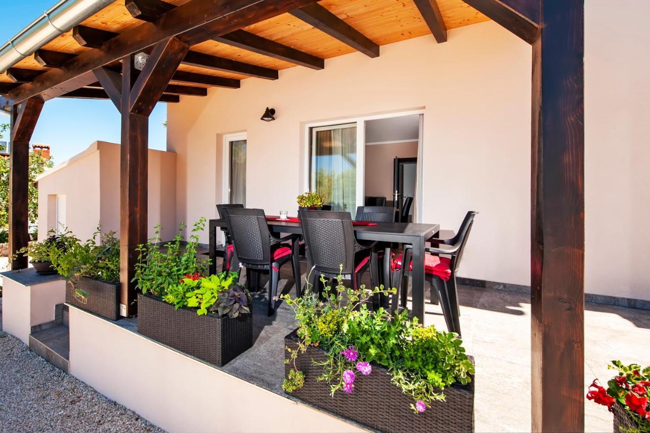 Apartment Miral Ровиньско село Экстерьер фото
